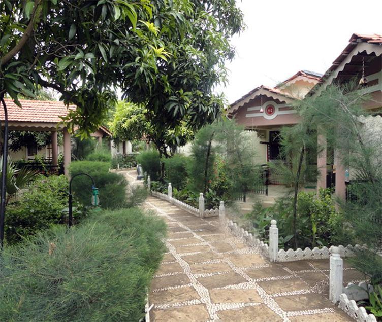 Saavaj Resort, Sasan Gir - Where Wilderness Meets Luxury ภายนอก รูปภาพ