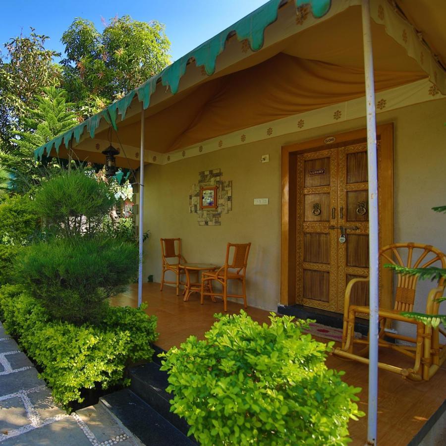 Saavaj Resort, Sasan Gir - Where Wilderness Meets Luxury ภายนอก รูปภาพ