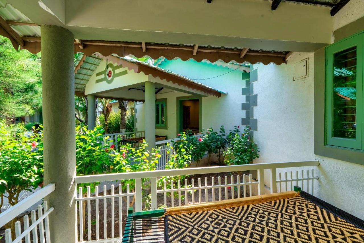 Saavaj Resort, Sasan Gir - Where Wilderness Meets Luxury ภายนอก รูปภาพ